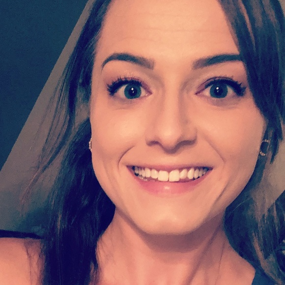 Meet your Posher, Briana - Picture 1 of 1